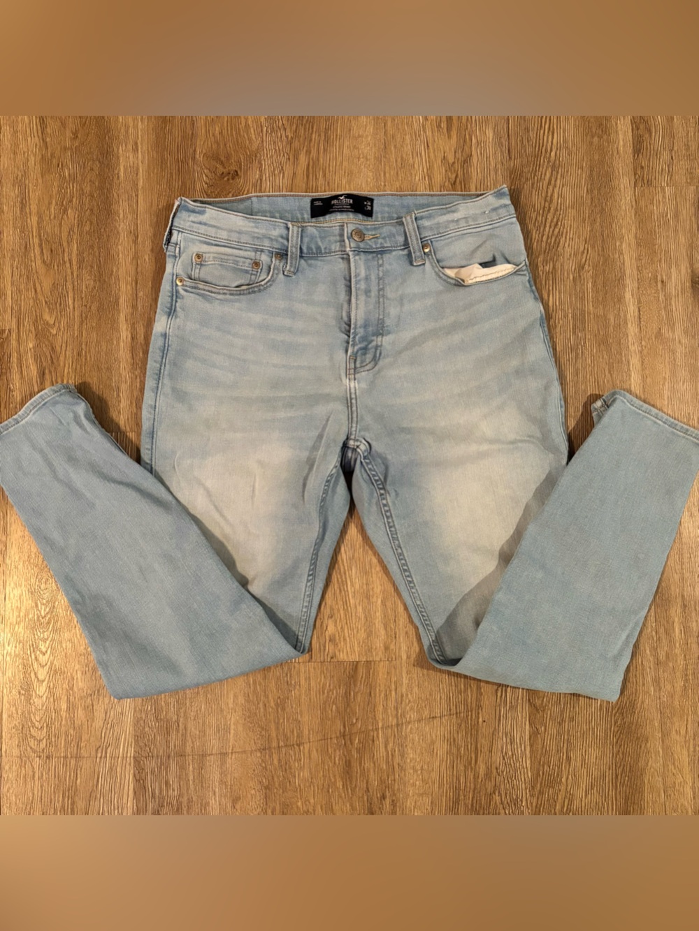 Hollister Athletic Skinny jeans with advanced stretch in a size W34 L30